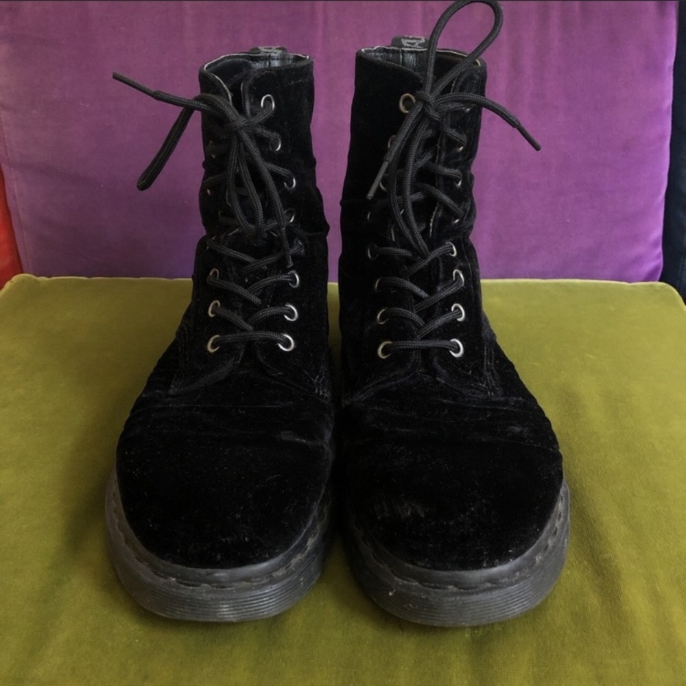 Doc Martens Velvet